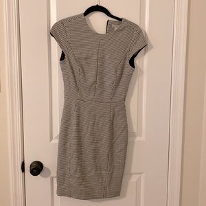 H&M Pencil Dress perfect for work or meetings. Size 2